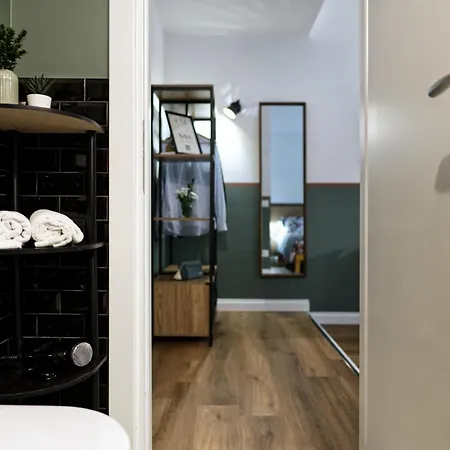 Konukevi Savi Metro B S Paolo Roma